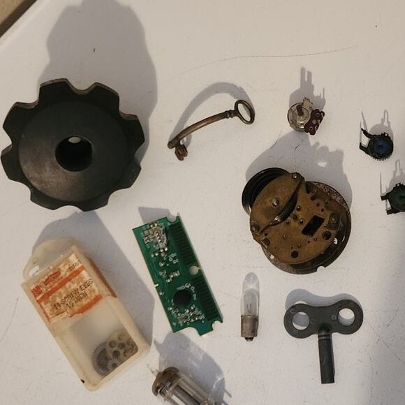 Steampunk bundle cosplay bits and bobs key clock parts bulbs vintage trinkets - Picture 6 of 12